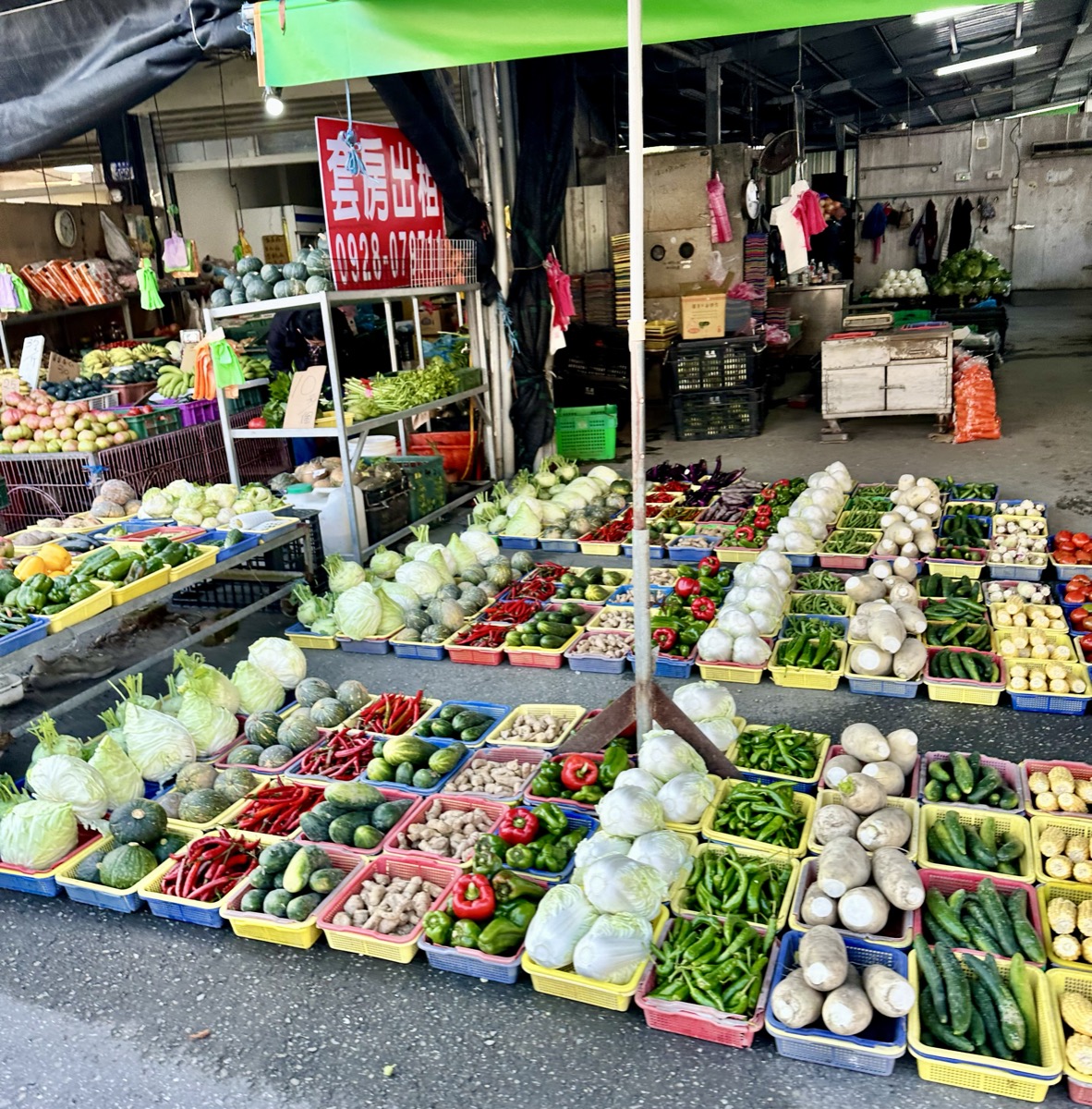 Over de ochtendmarkt in Taiwan gelopen, verliefd op die netjes gerangschikte bakken groenten.